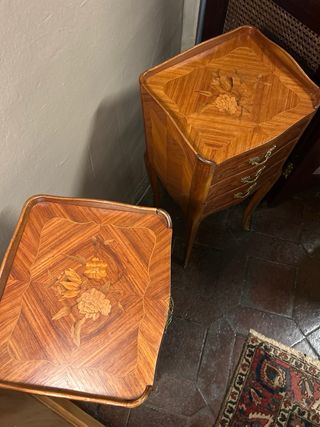 Mesitas de noche antiguas