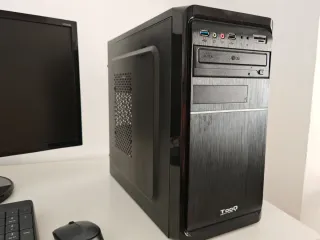 Ordenador de sobremesa completo con monitor