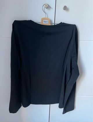 Camiseta Zara manga larga negra básica
