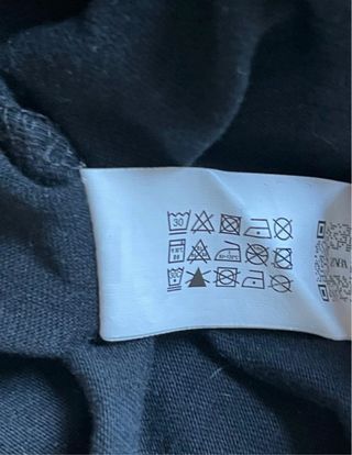 Camiseta Zara manga larga negra básica