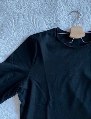 Camiseta Zara manga larga negra básica