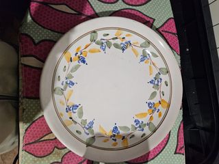 Piatto decorativo floreale in ceramica