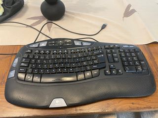 Teclado Logitech Wave Y-UV90 Cableado Ergonómico