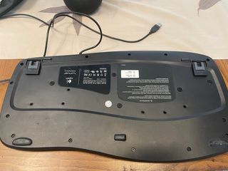 Teclado Logitech Wave Y-UV90 Cableado Ergonómico