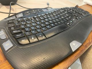 Teclado Logitech Wave Y-UV90 Cableado Ergonómico