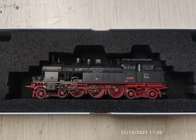 Locomotora Fleischmann h0 Digital con sonido 