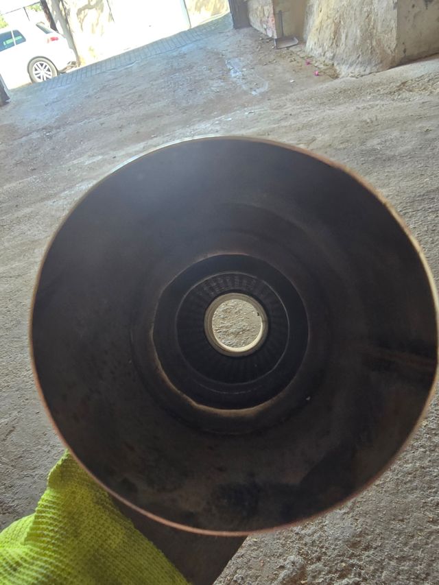 Cola de escape cromada