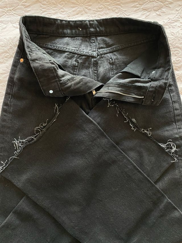 Jeans Neri a gamba ampia-Effetto Vintage & Raw Hey