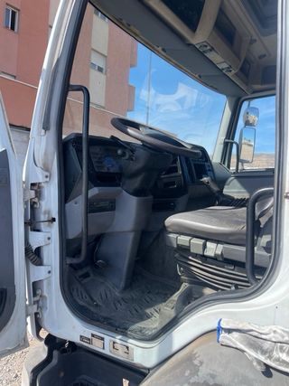 Renault Trucks 320 2009