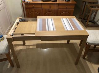 Mesa de comedor Ikea de madera