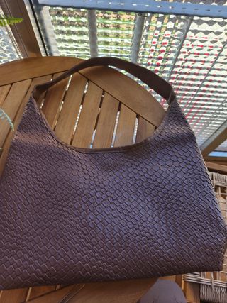 Bolso de hombro tejido marrón