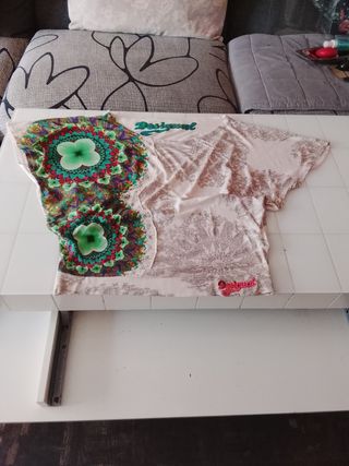 Camiseta Desigual Talla M  
Sirve hasta una L