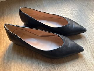 Zapatos planos de piel negros
