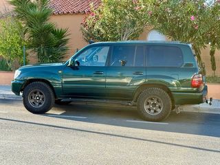Toyota Land Cruiser 100 2002