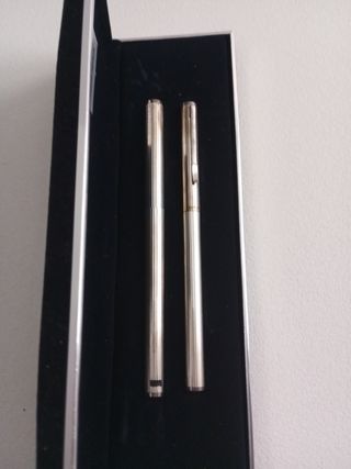 Bolígrafo y pluma Aurora plata