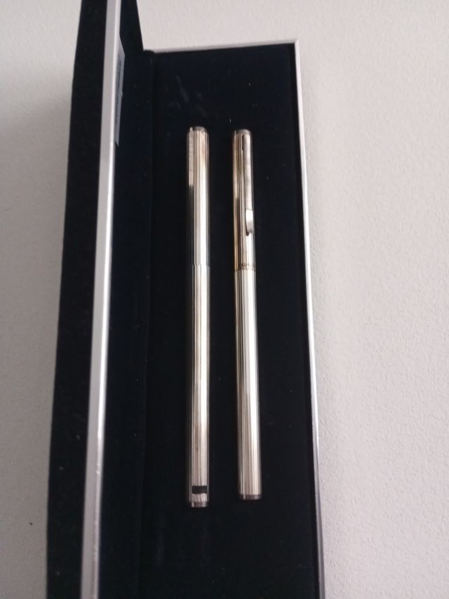 Bolígrafo y pluma Aurora plata