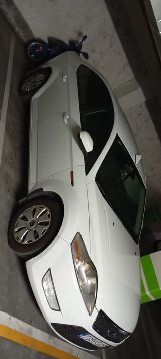 Ford Mondeo 2008.    6 Velocidades 