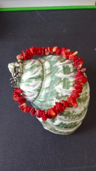 Pulsera vintage de coral rojo natural.