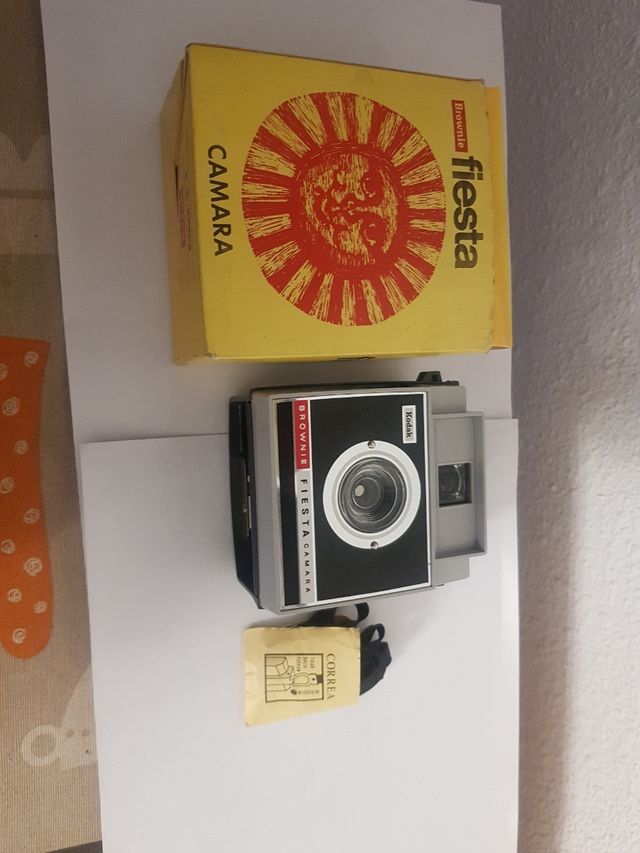 Cámara Kodak Brownie Fiesta Vintage