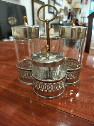 Conjunto de mesa de cristal y metal
