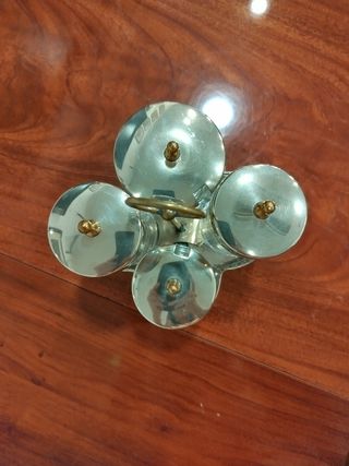 Conjunto de mesa de cristal y metal