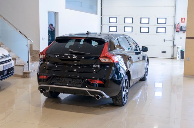 Volvo V40 D3 R-Design Momentum Aut. 150