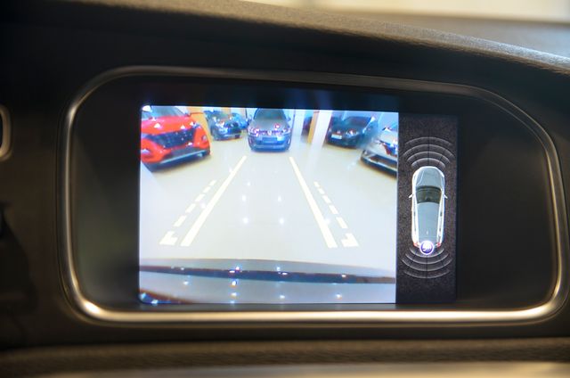 Volvo V40 D3 R-Design Momentum Aut. 150
