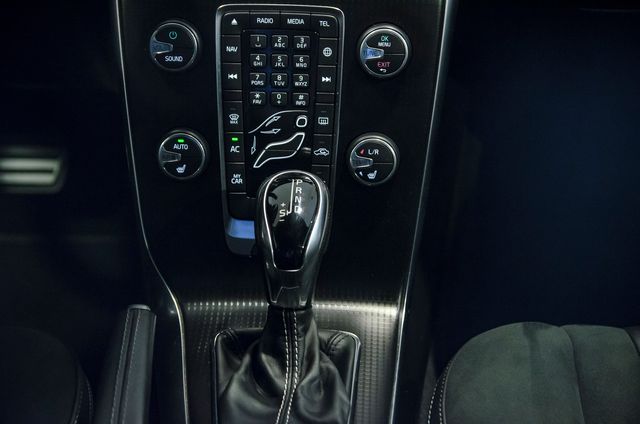 Volvo V40 D3 R-Design Momentum Aut. 150