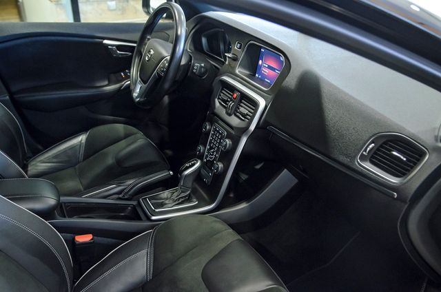 Volvo V40 D3 R-Design Momentum Aut. 150