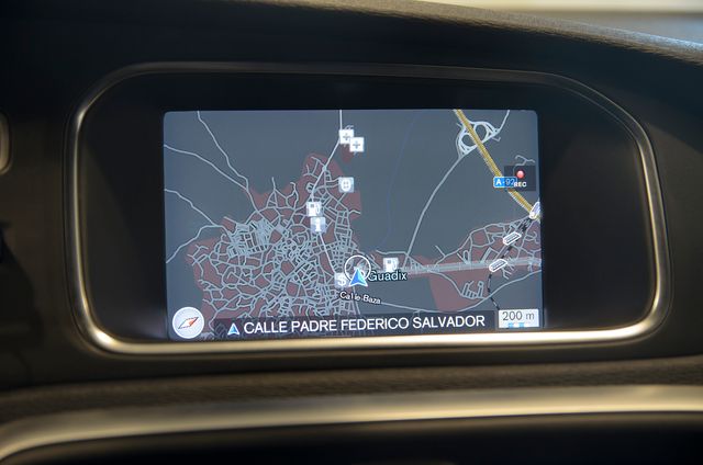 Volvo V40 D3 R-Design Momentum Aut. 150