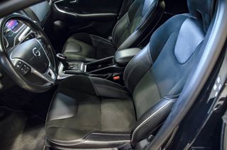 Volvo V40 D3 R-Design Momentum Aut. 150