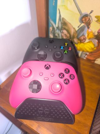Xbox Series X con su caja apenas uso, con 2 mandos