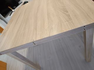 Mesa de salón de madera