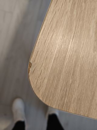 Mesa de salón de madera