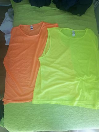 Dos petos deportivos naranja y amarillo XL