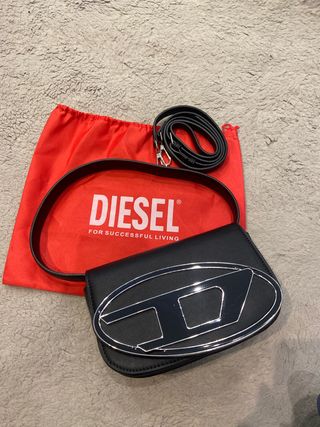 Bolso Diesel Negro con Logo Grande