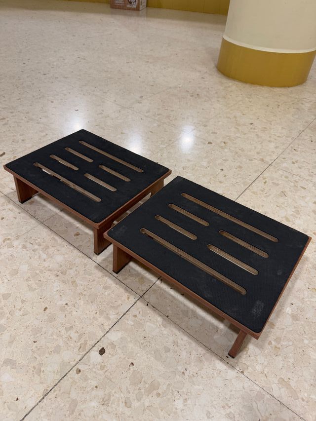 Taburete bajo antideslizante madera maziza