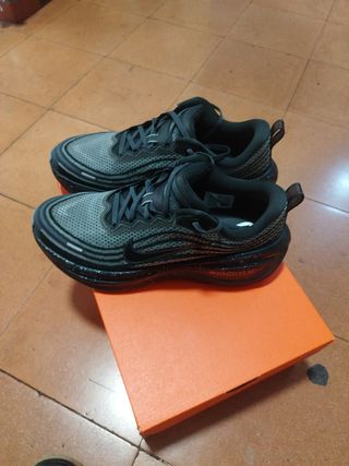 Nike Vomero Plus Speckle Talla 43