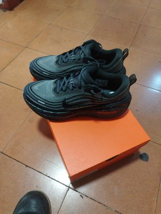 Nike Vomero Plus Speckle Talla 43