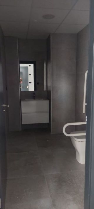 Oficina en alquiler en Santa Cruz - Industria - Polígono Campollano en Albacete