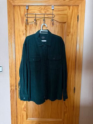 Sobrecamisa verde de pana