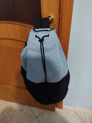 Borsone sportivo blu e nero
