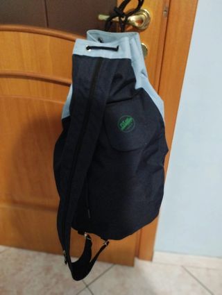 Borsone sportivo blu e nero