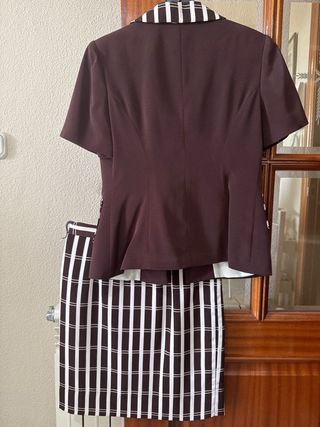 Traje Carmen Ramirez chaqueta y falda.