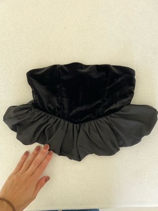 Top Bershka Negro Terciopelo Volante