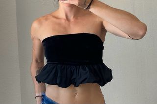 Top Bershka Negro Terciopelo Volante