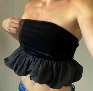Top Bershka Negro Terciopelo Volante