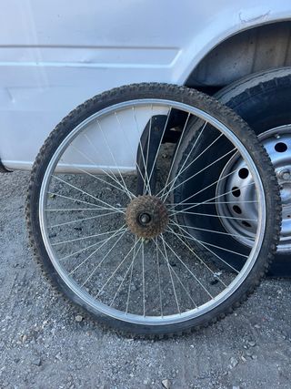 2 Ruedas de bicicleta con piñonera