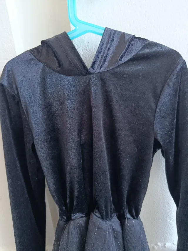 Vestido negro de gato con capucha