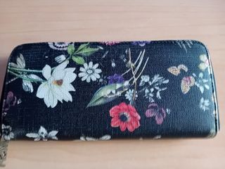 Monedero MSK floral negro multicolor
